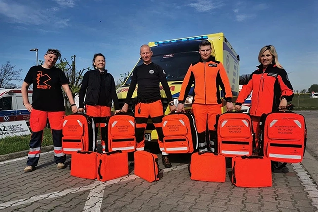Eko-Okna a fait don d'équipements aux ambulanciers